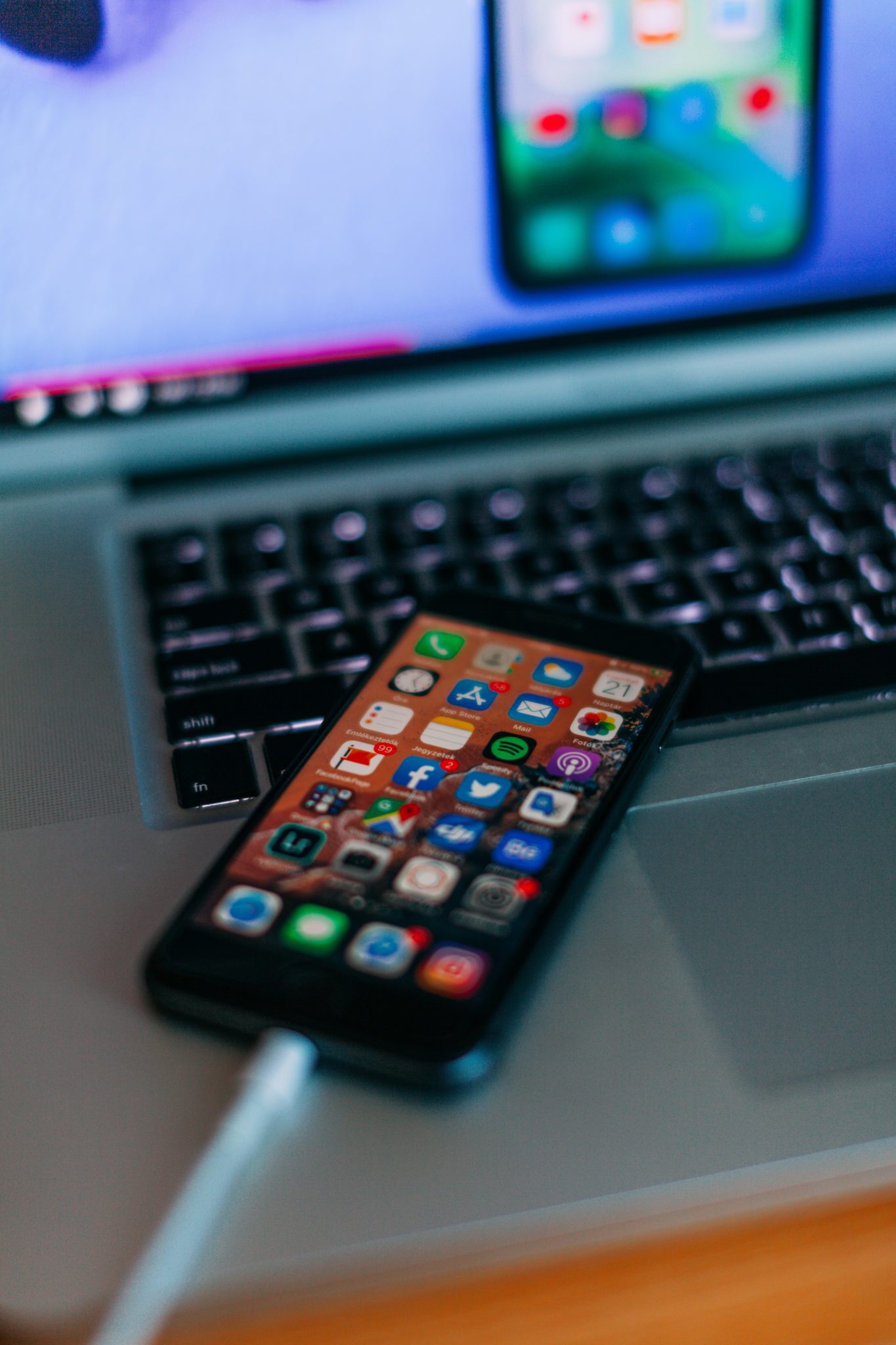 szabo-viktor-tsbcvd1YBZo-unsplash Social media apps on phone